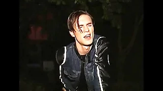 Horny dude sucking cock in the dark